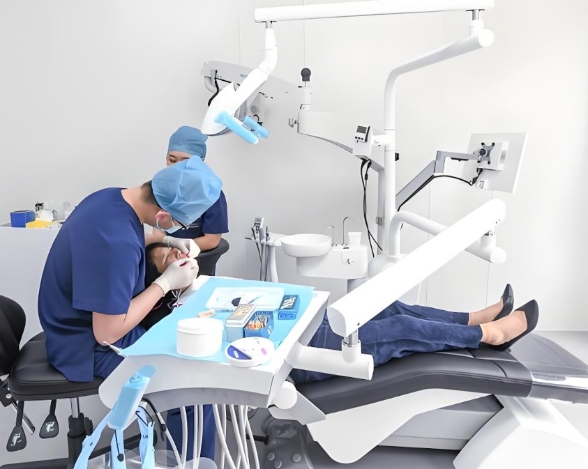 口腔醫(yī)療光學元件應用與技術解析